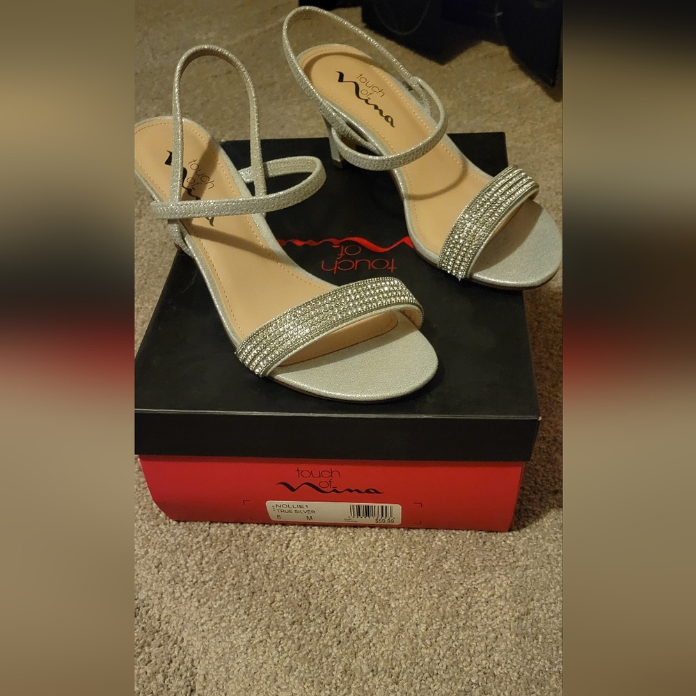 BRAND NEW SIVER WOMENS NINA GEM SANDAL